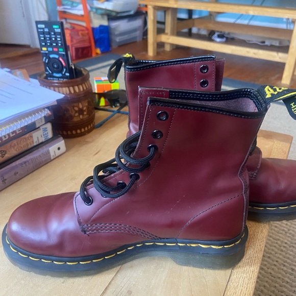 Dr. Martens 1460 SMOOTH LEATHER LACE UP BOOTS - Picture 4 of 14